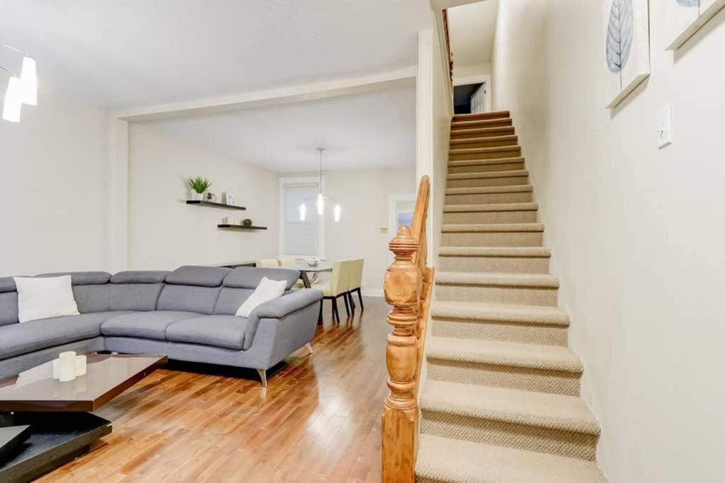 JstLikeHome - Central Suite Ottawa Extérieur photo