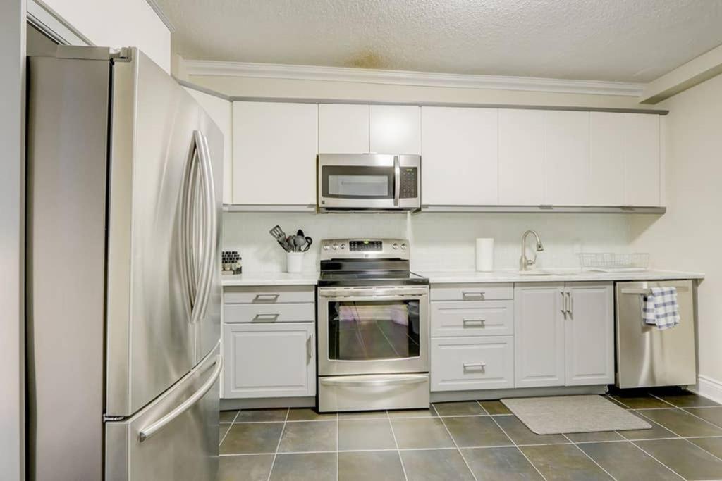JstLikeHome - Central Suite Ottawa Extérieur photo