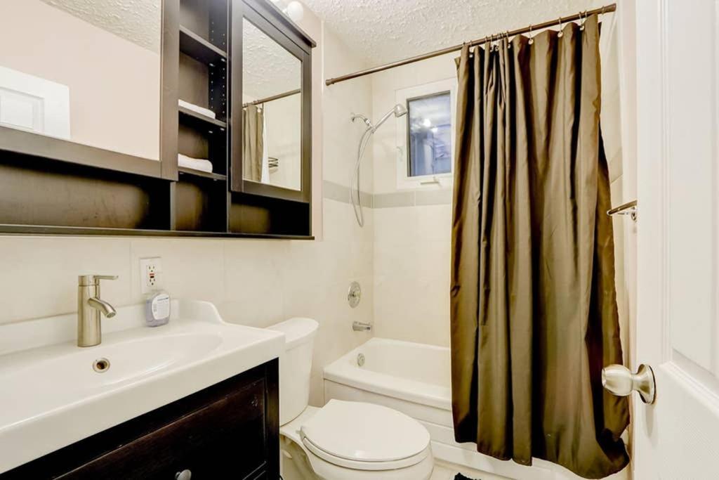 JstLikeHome - Central Suite Ottawa Extérieur photo