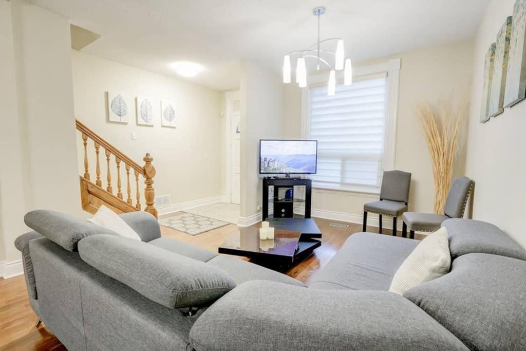 JstLikeHome - Central Suite Ottawa Extérieur photo