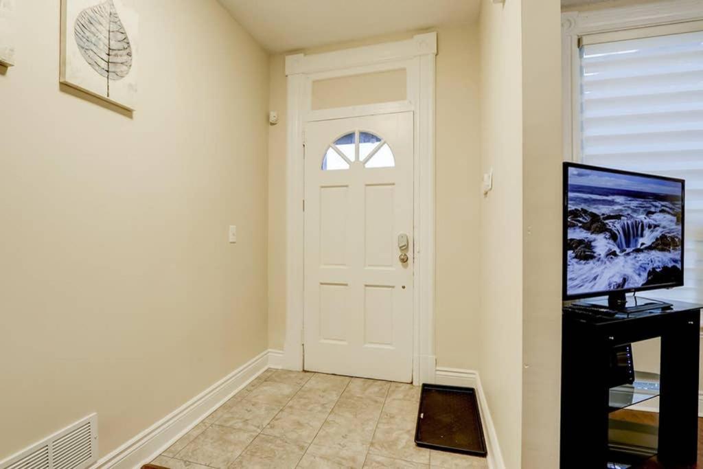 JstLikeHome - Central Suite Ottawa Extérieur photo
